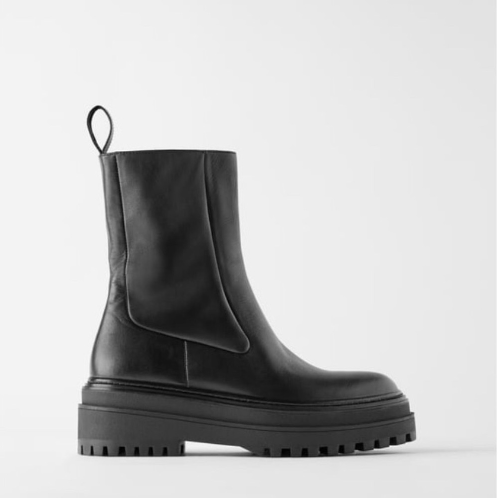 Sold out! Hard to find Zara Moto/ Combat boots